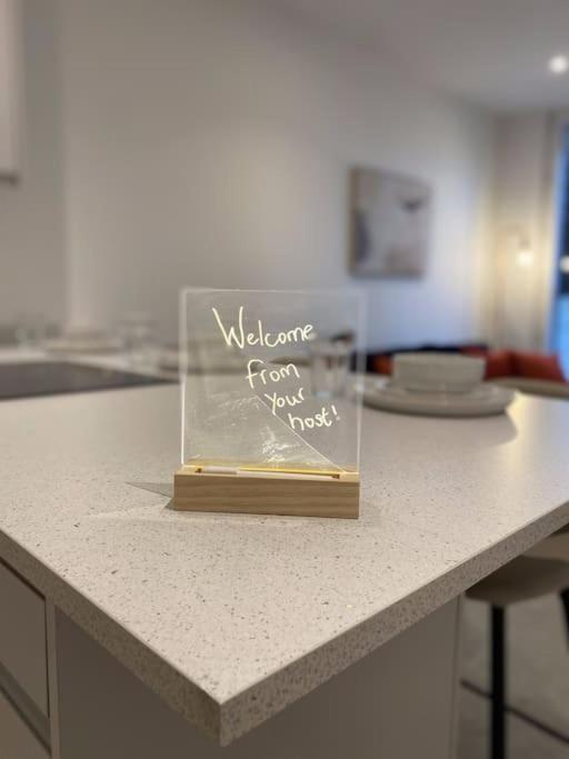 Central Manchester-1Br Apartment Free Parking-Cinema Room 外观 照片
