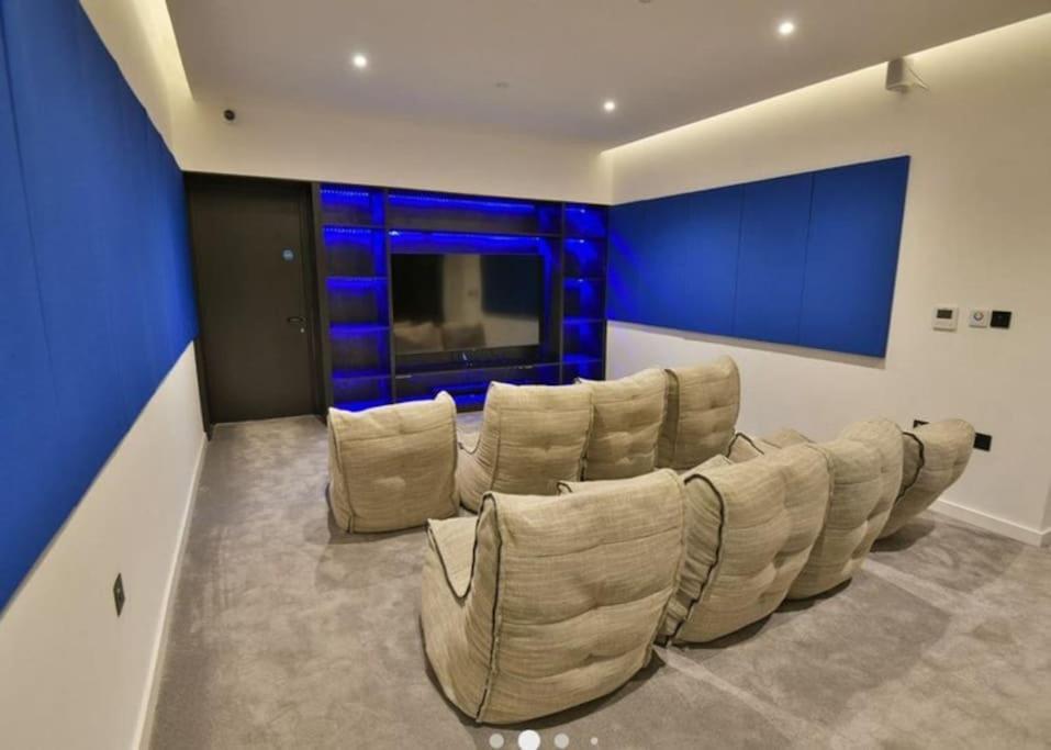 Central Manchester-1Br Apartment Free Parking-Cinema Room 外观 照片